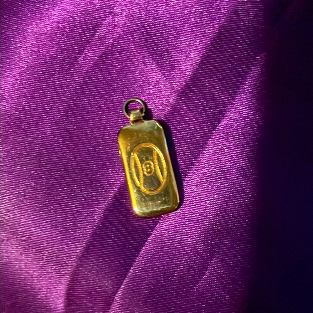Vintage 80s Gucci Pendant